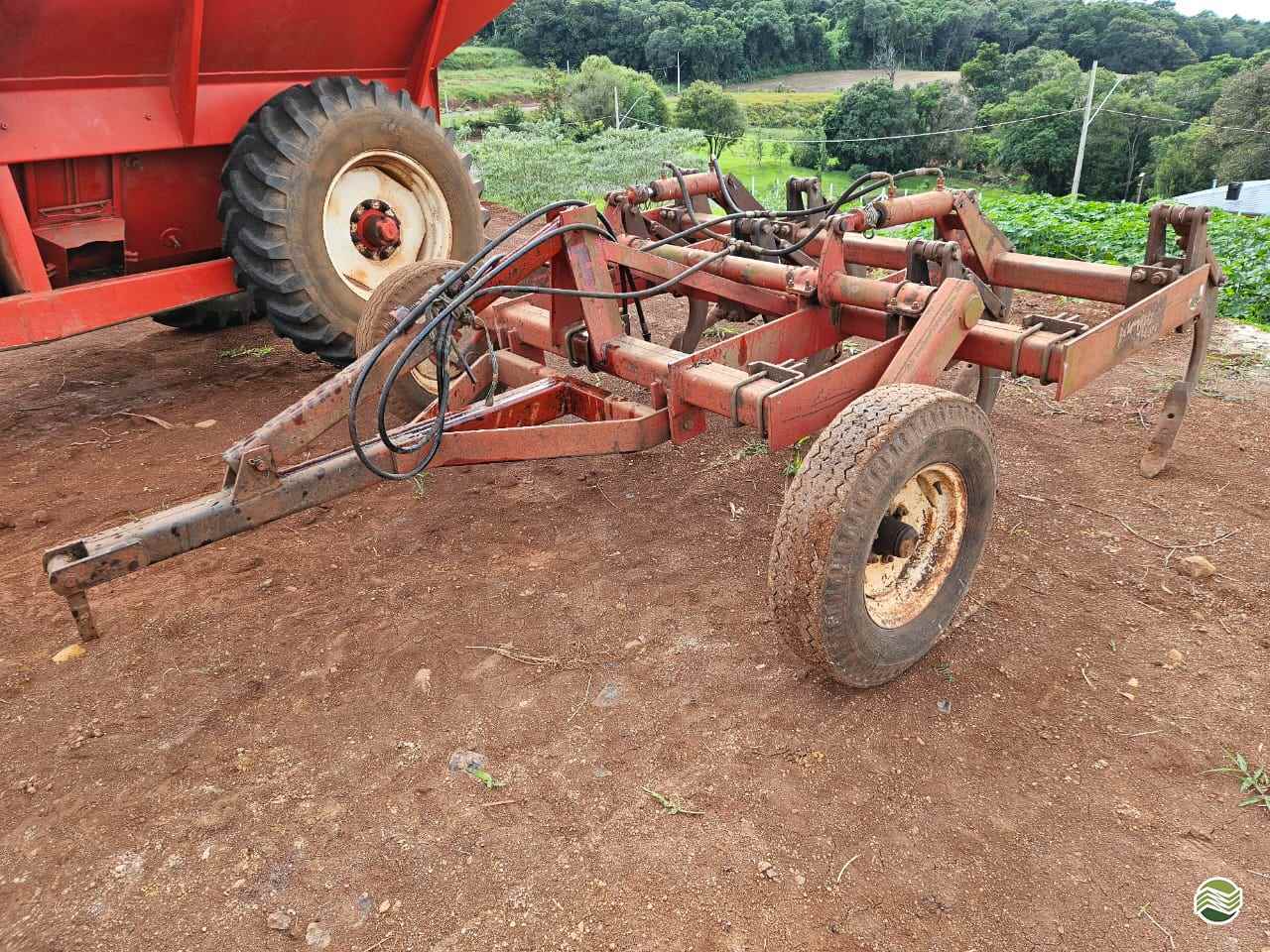 IMPLEMENTOS AGRICOLAS SUBSOLADOR 7 HASTES Pessette Máquinas Agrícolas CHOPINZINHO PARANÁ PR